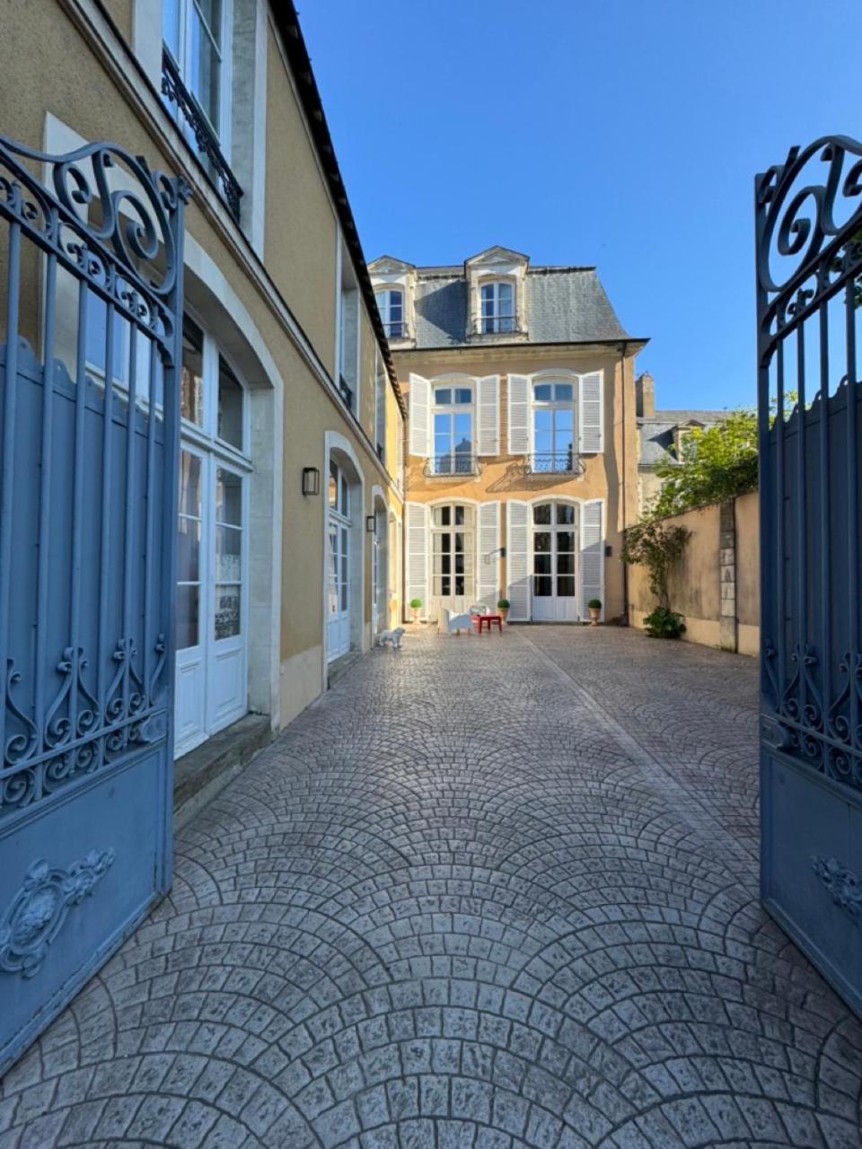 Le Henri II Hotel Le Mans Exterior photo